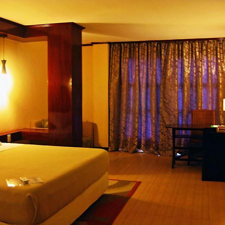Cebu Dulcinea Hotel And Suites-Mactan Airport Hotel Lapu-Lapu City Eksteriør bilde
