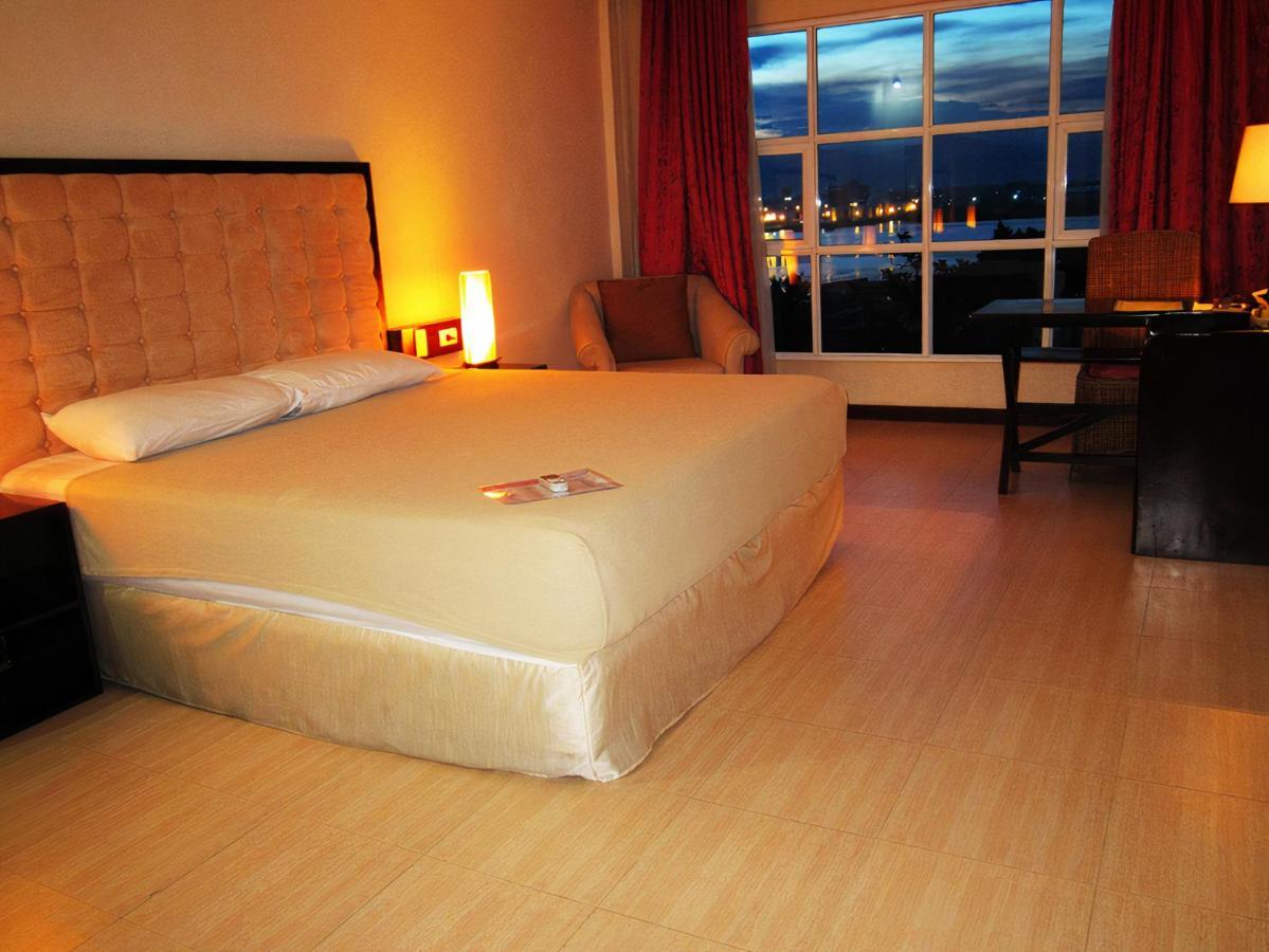 Cebu Dulcinea Hotel And Suites-Mactan Airport Hotel Lapu-Lapu City Eksteriør bilde