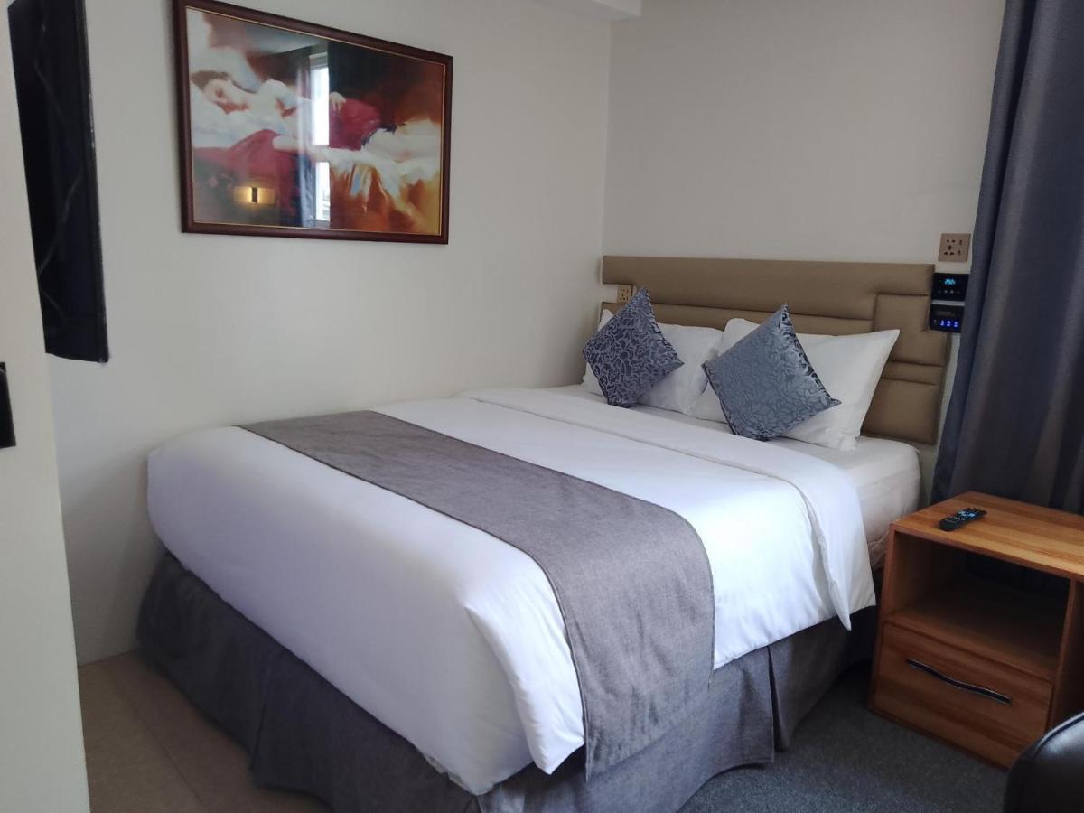 Cebu Dulcinea Hotel And Suites-Mactan Airport Hotel Lapu-Lapu City Eksteriør bilde