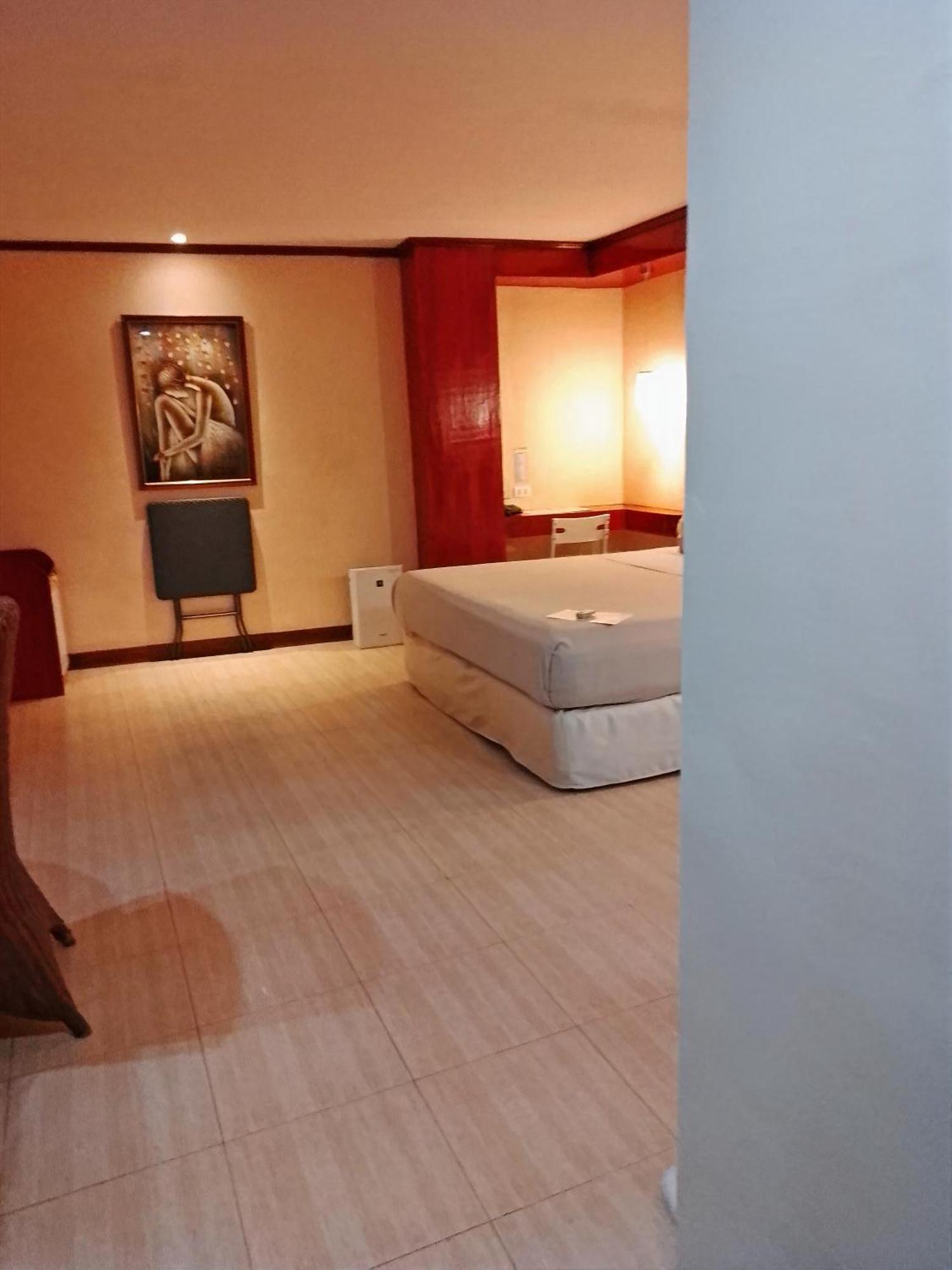 Cebu Dulcinea Hotel And Suites-Mactan Airport Hotel Lapu-Lapu City Eksteriør bilde