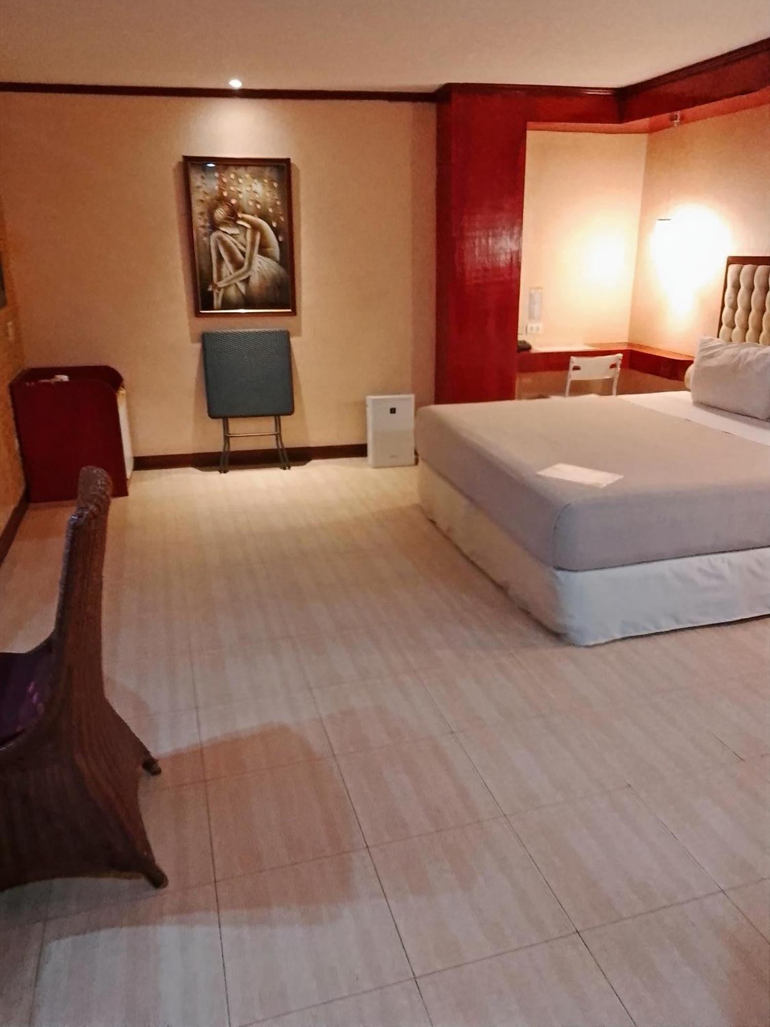 Cebu Dulcinea Hotel And Suites-Mactan Airport Hotel Lapu-Lapu City Eksteriør bilde