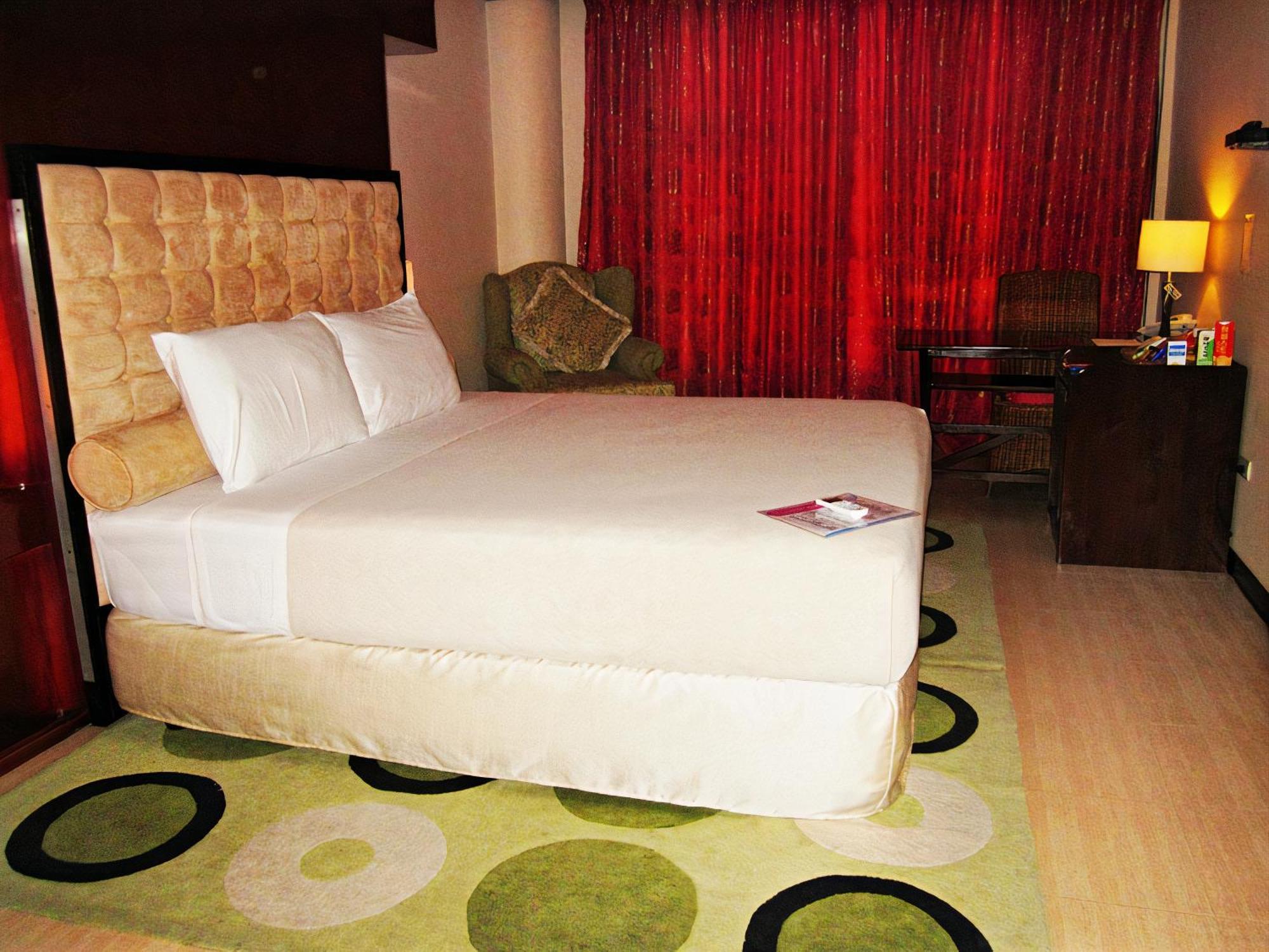 Cebu Dulcinea Hotel And Suites-Mactan Airport Hotel Lapu-Lapu City Eksteriør bilde