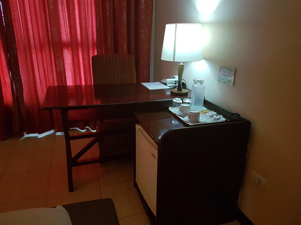 Cebu Dulcinea Hotel And Suites-Mactan Airport Hotel Lapu-Lapu City Eksteriør bilde