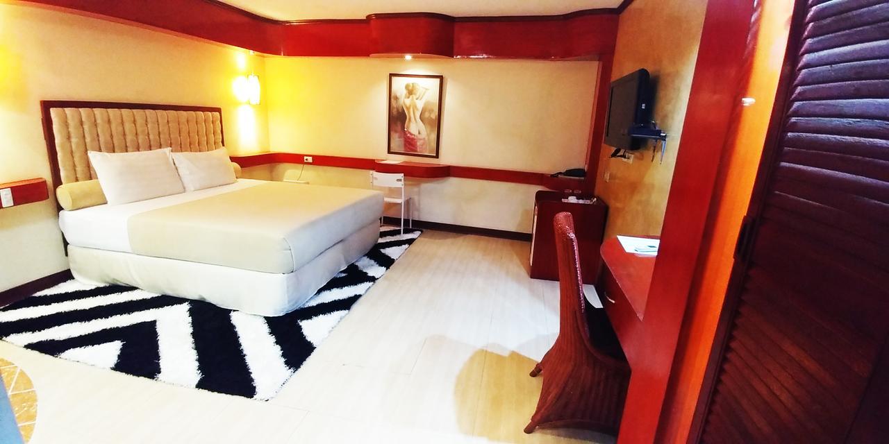 Cebu Dulcinea Hotel And Suites-Mactan Airport Hotel Lapu-Lapu City Eksteriør bilde