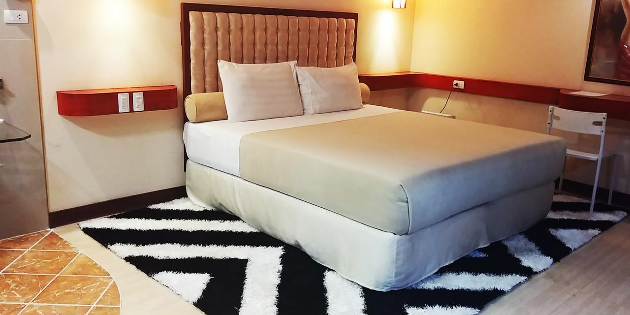 Cebu Dulcinea Hotel And Suites-Mactan Airport Hotel Lapu-Lapu City Eksteriør bilde