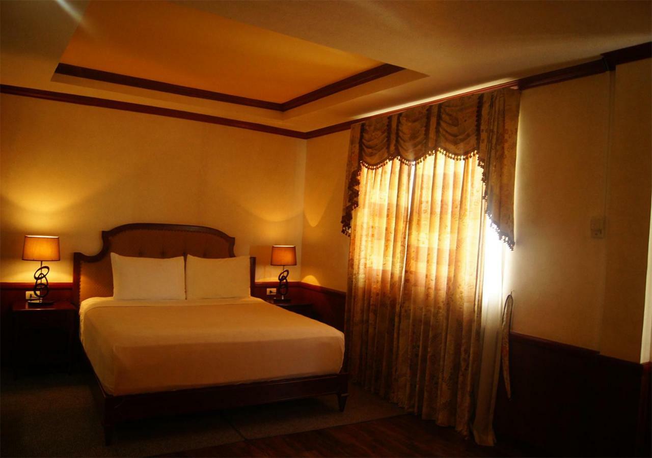 Cebu Dulcinea Hotel And Suites-Mactan Airport Hotel Lapu-Lapu City Eksteriør bilde